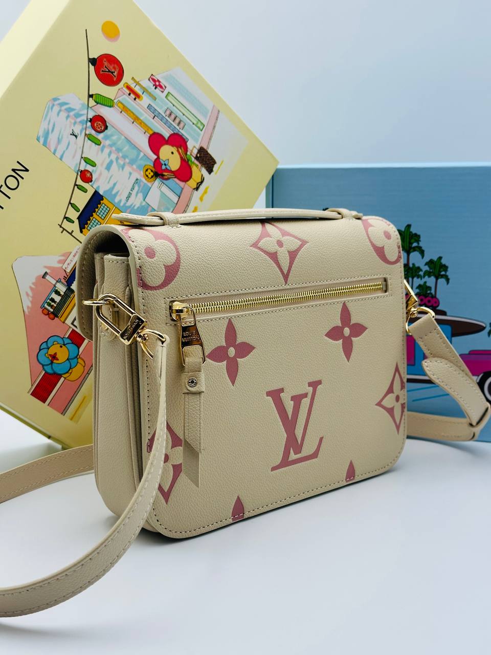 Клатч Louis Vuitton 3