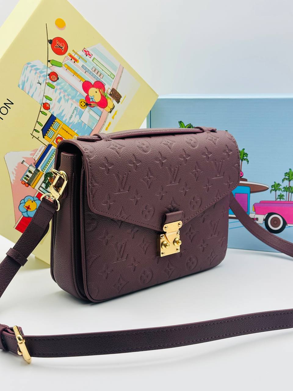 Клатч Louis Vuitton 2