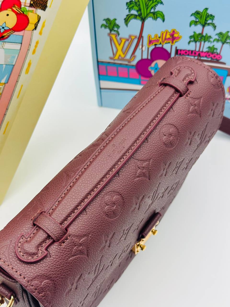 Клатч Louis Vuitton 7