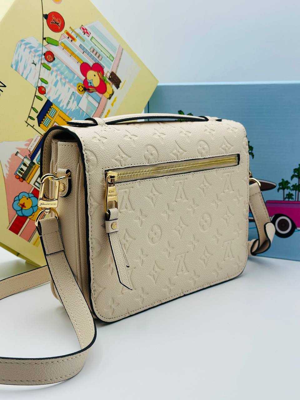 Клатч Louis Vuitton 3