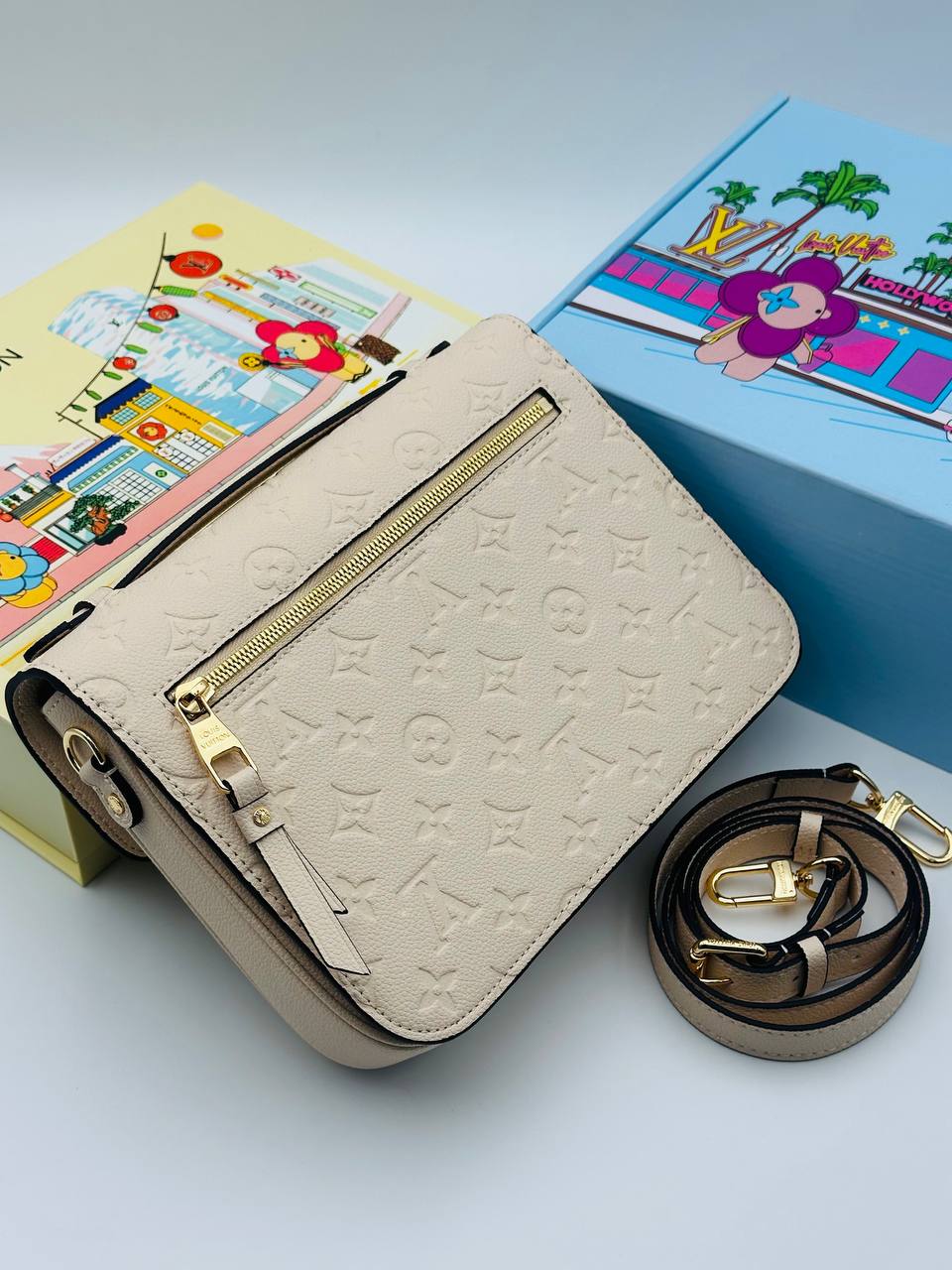 Клатч Louis Vuitton 4