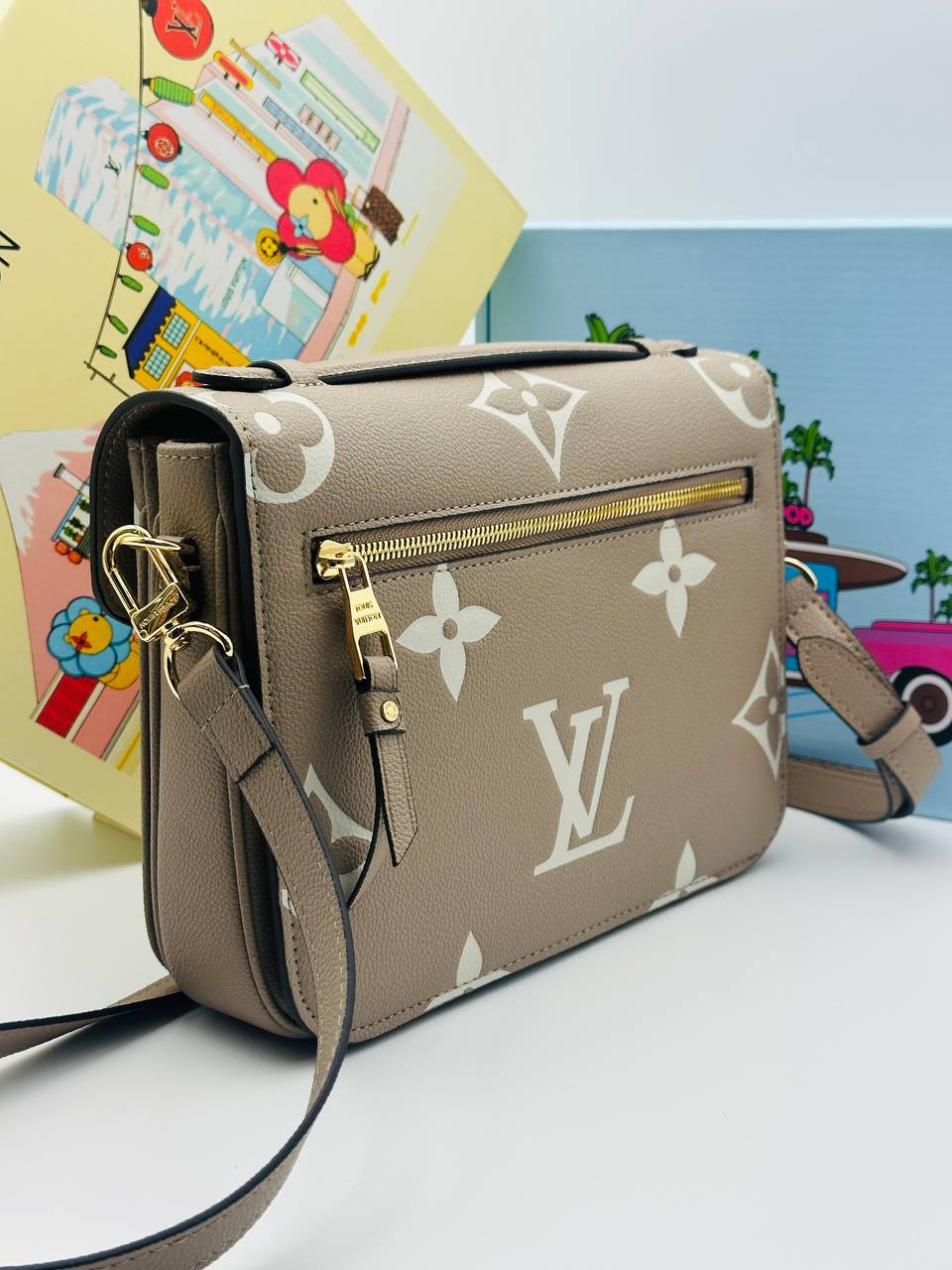 Клатч Louis Vuitton 4