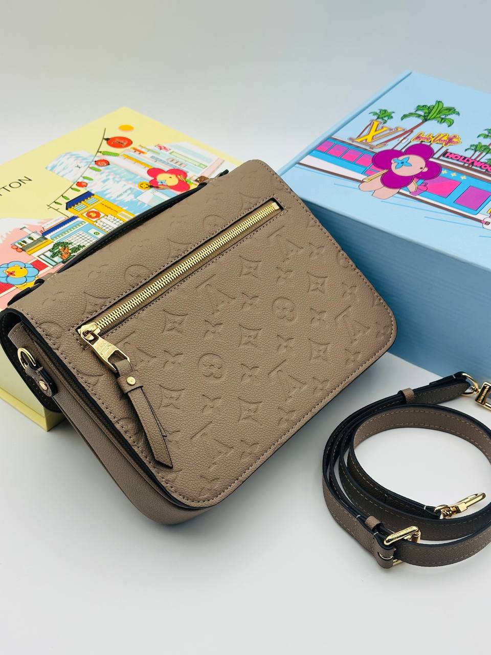 Клатч Louis Vuitton 4