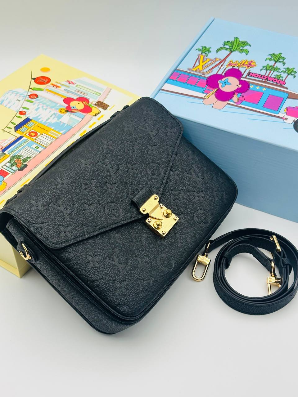 Клатч Louis Vuitton