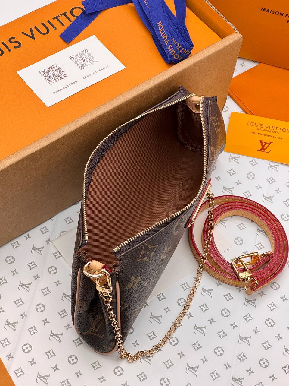 Клатч Louis Vuitton 9