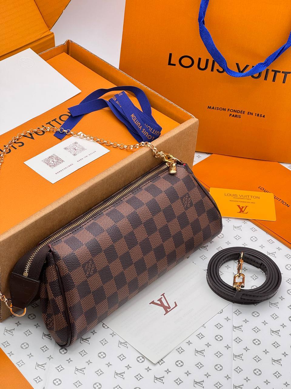 Клатч Louis Vuitton 2