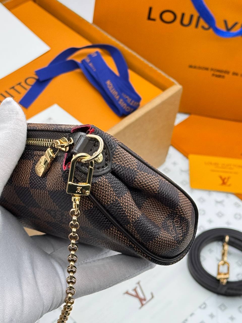 Клатч Louis Vuitton 4