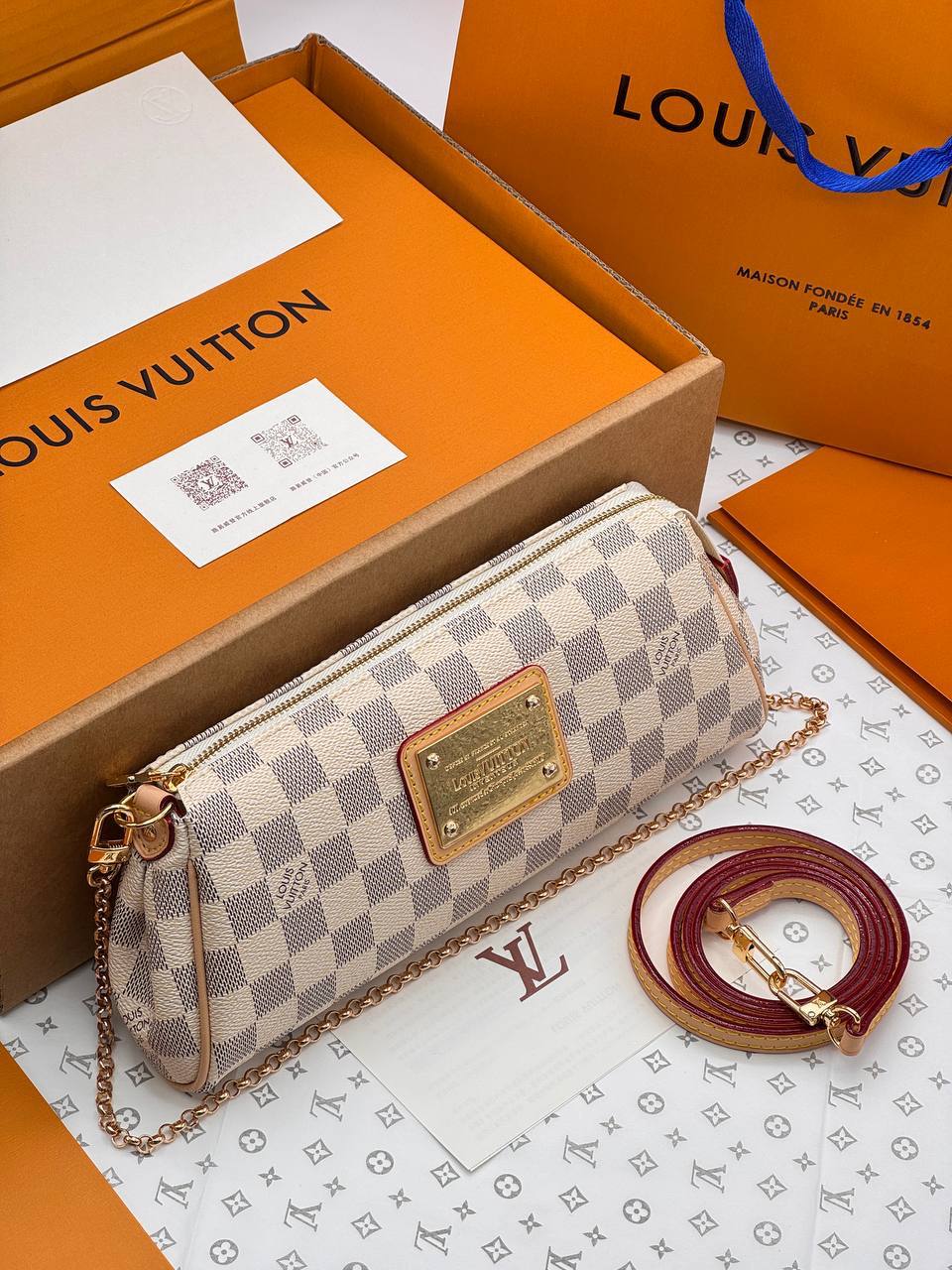 Клатч Louis Vuitton