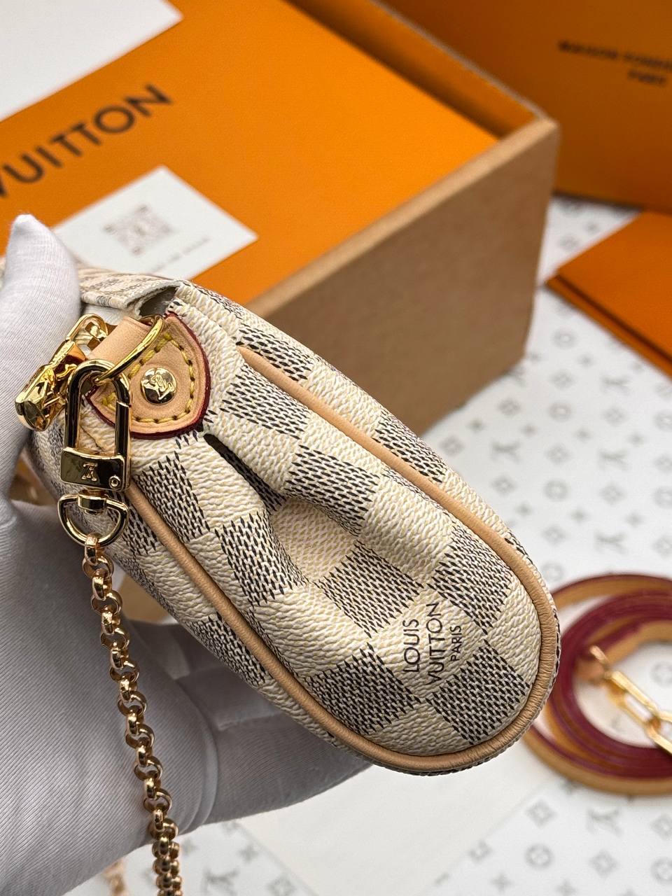 Клатч Louis Vuitton 4