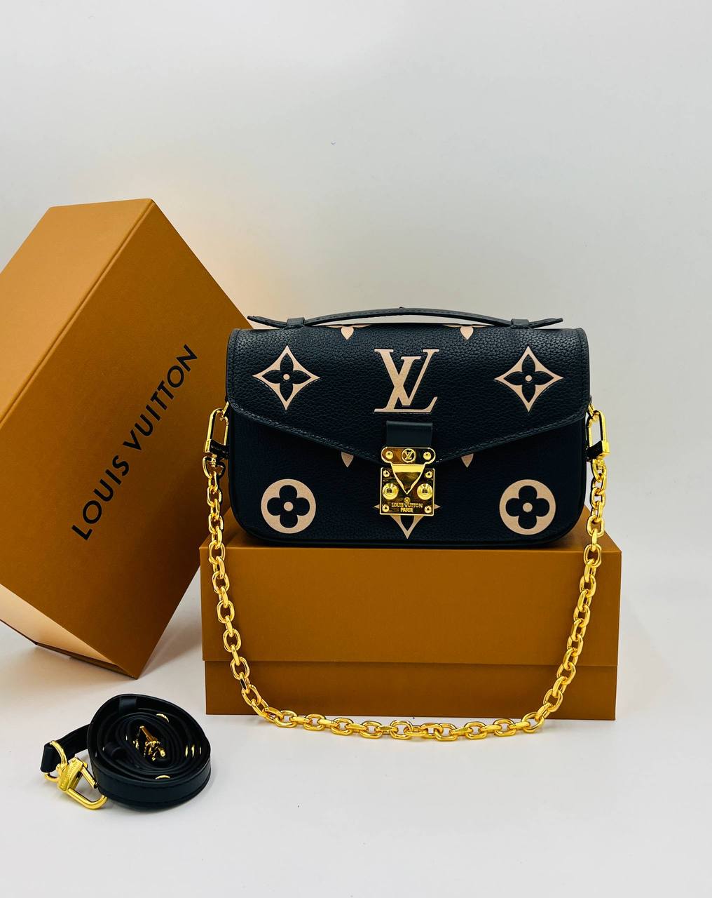 Клатч Louis Vuitton 10