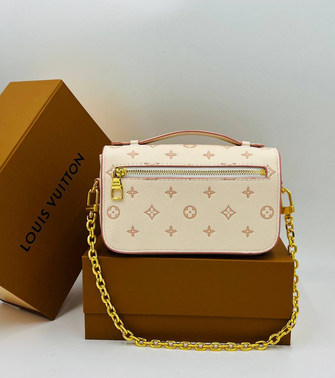 Клатч Louis Vuitton 15