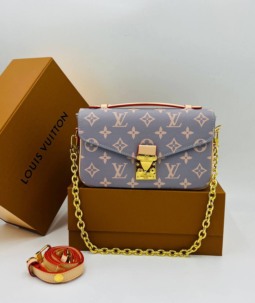 Клатч Louis Vuitton 5