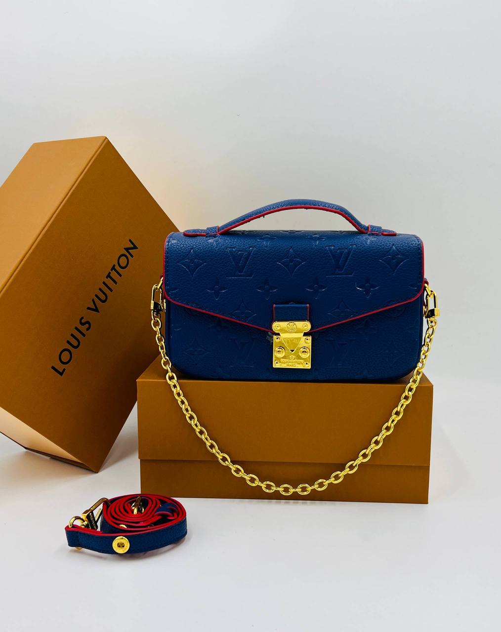 Клатч Louis Vuitton 9