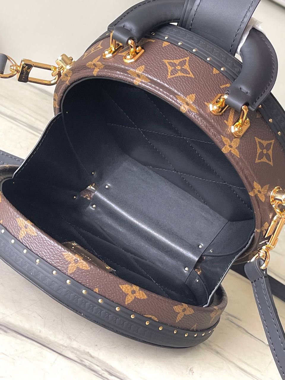 Сумка Louis Vuitton 9