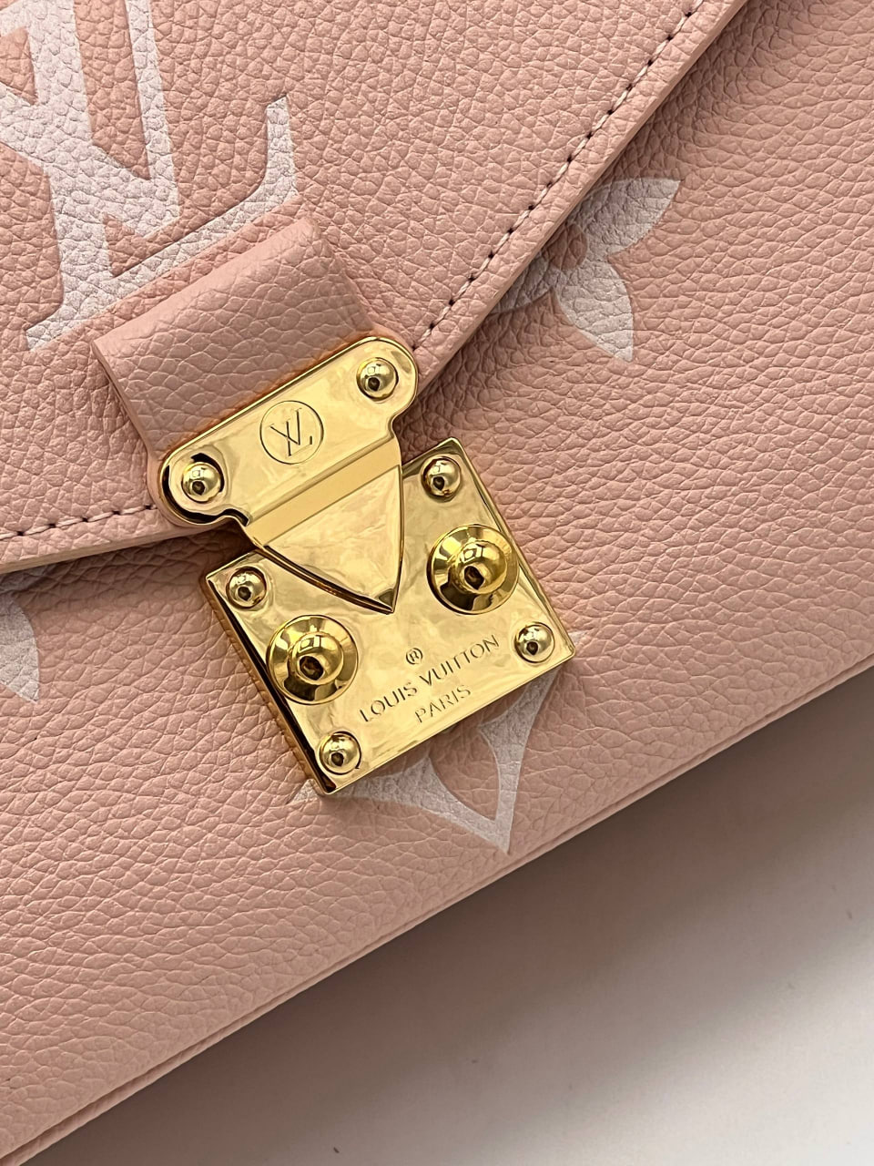 Сумка Louis Vuitton Pochette Metis East West 7