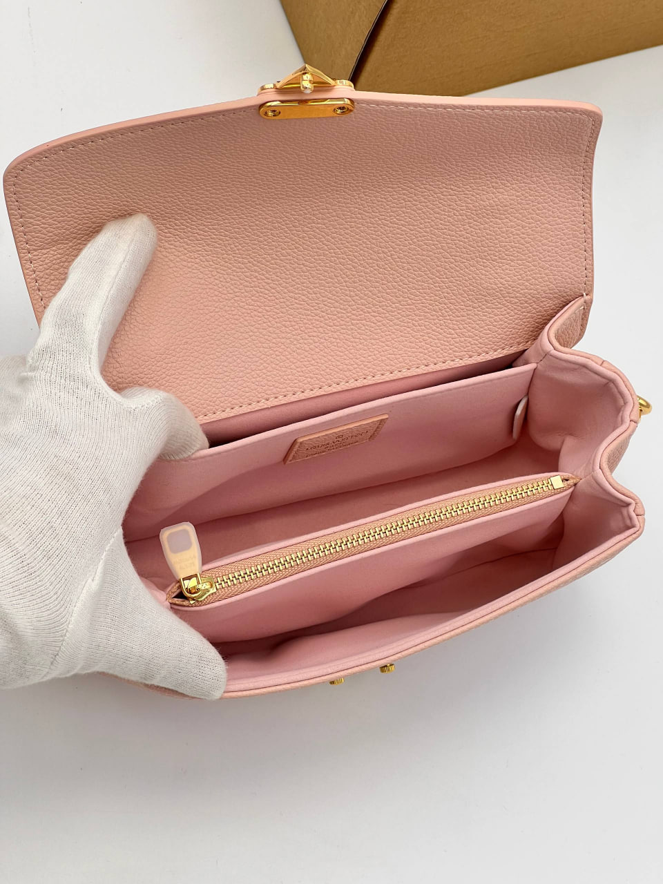 Сумка Louis Vuitton Pochette Metis East West 9