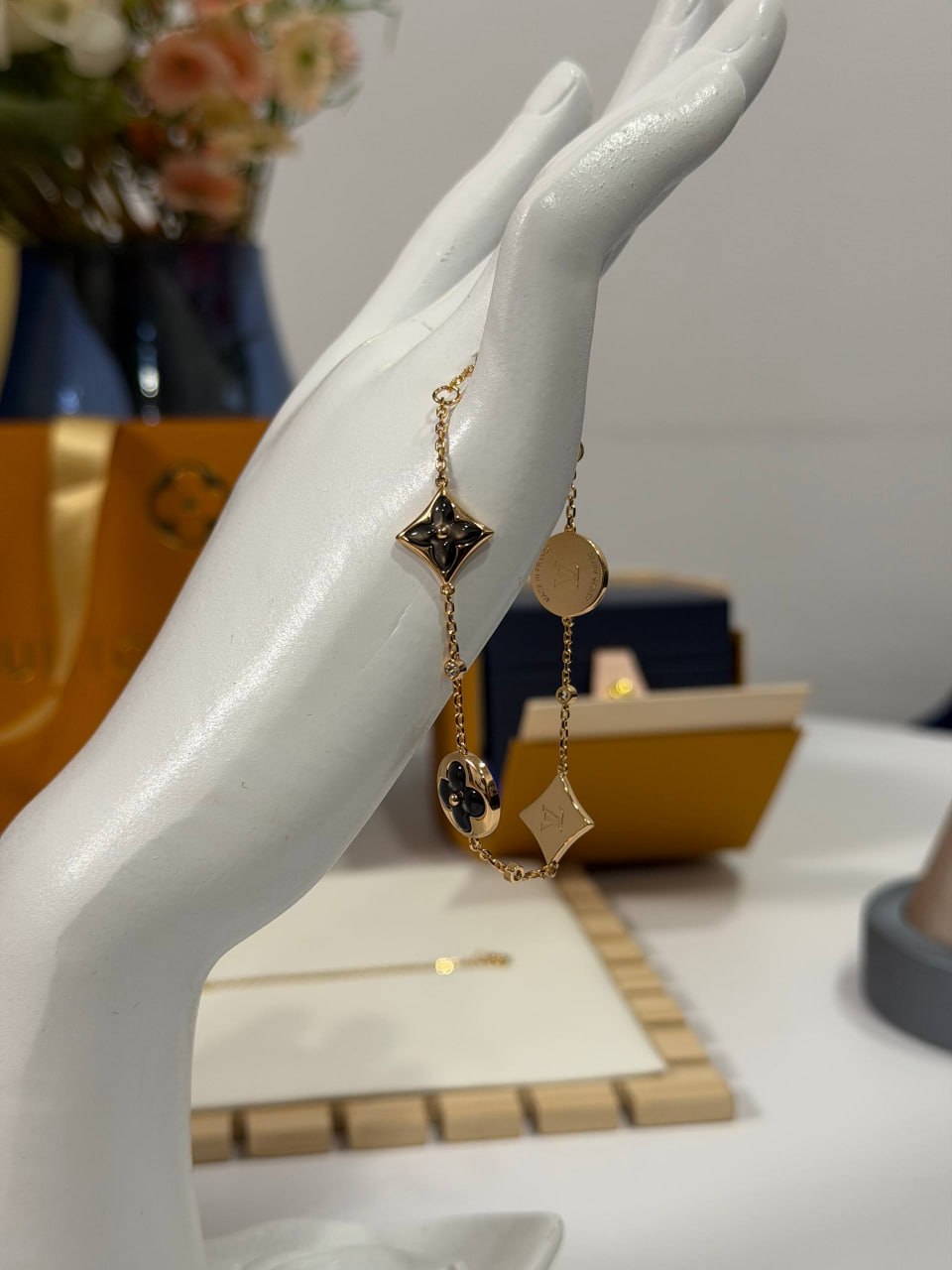Браслет Louis Vuitton 9