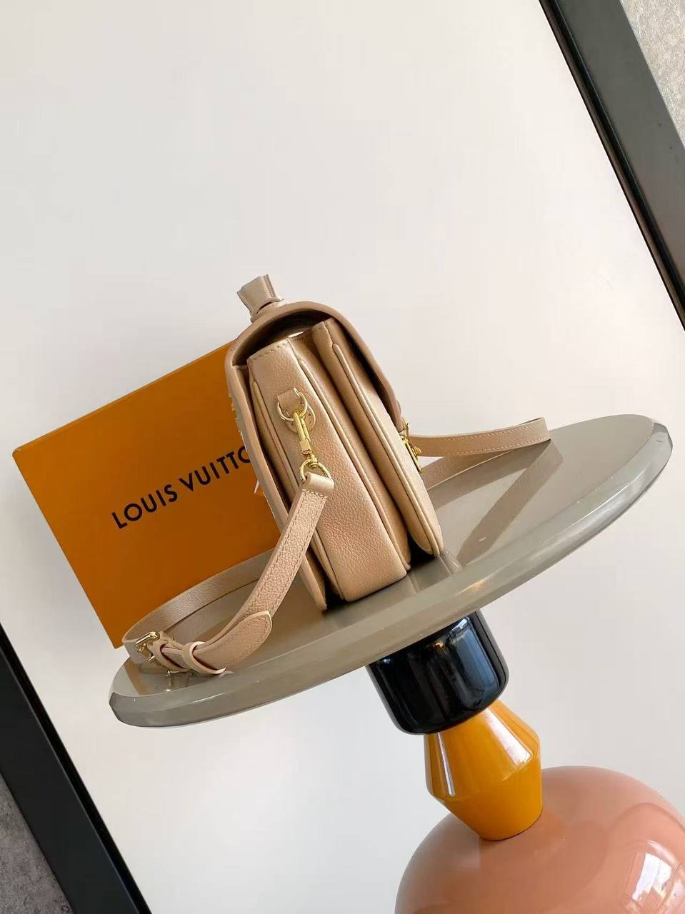 Клатч Louis Vuitton 3