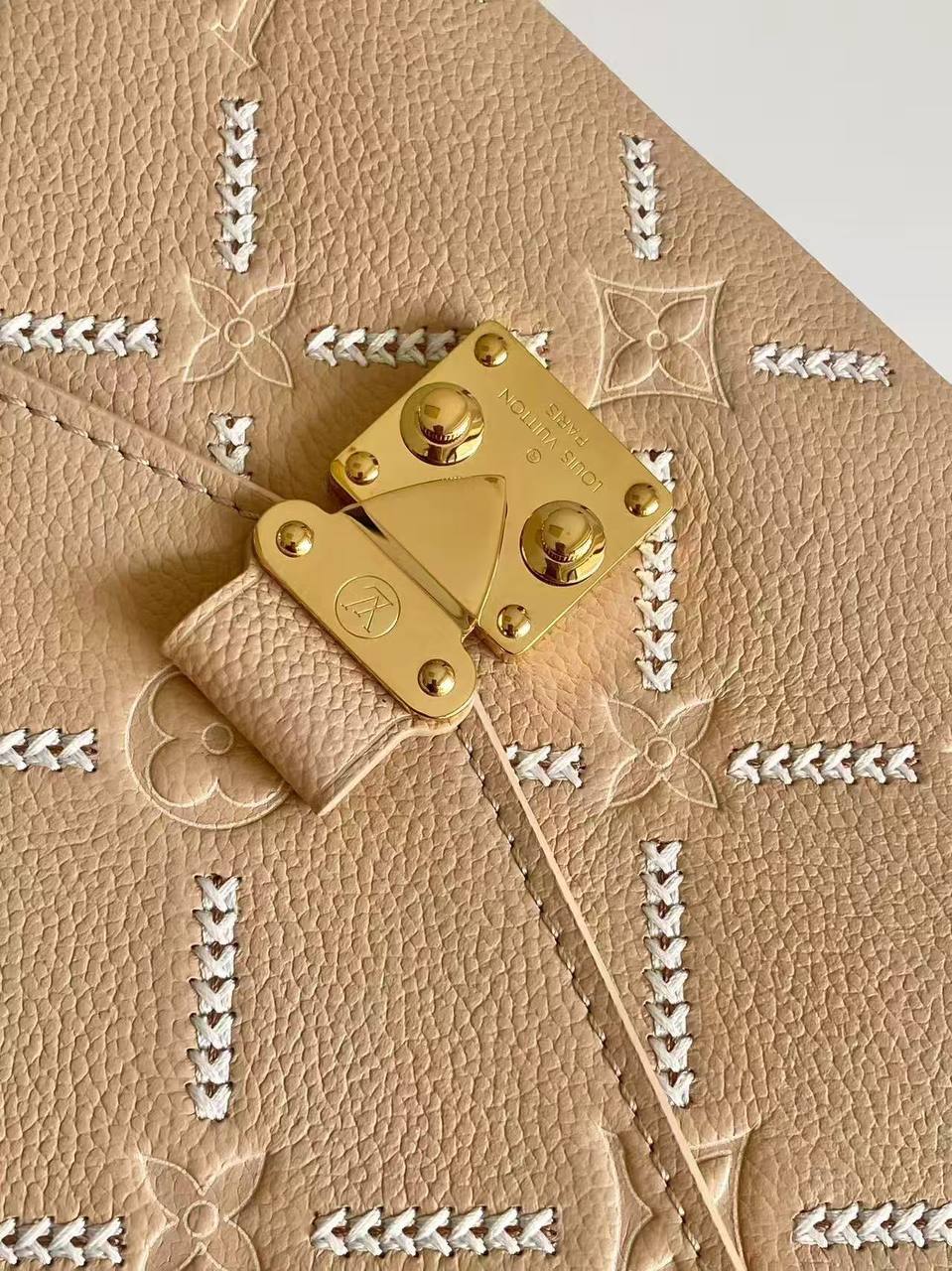 Клатч Louis Vuitton 5
