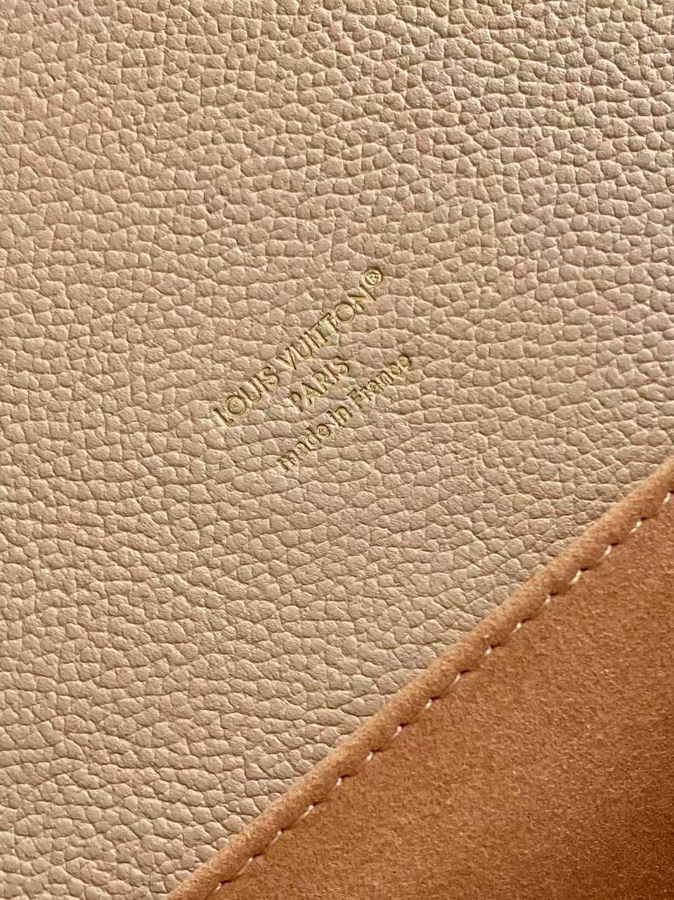Клатч Louis Vuitton 9