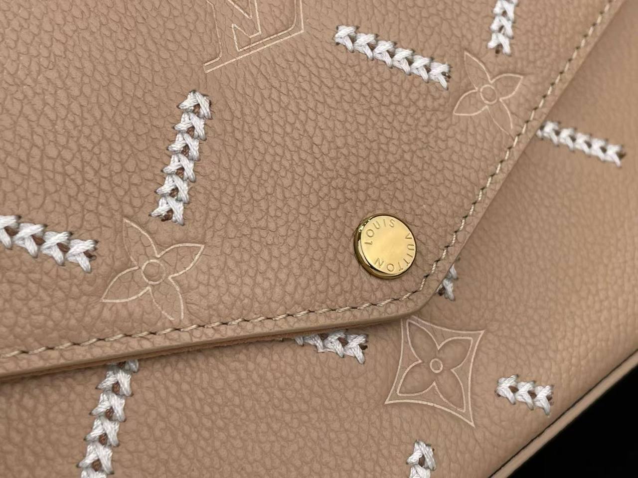 Клатч Louis Vuitton 5
