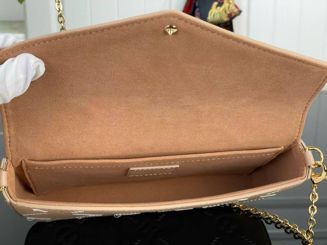 Клатч Louis Vuitton 7