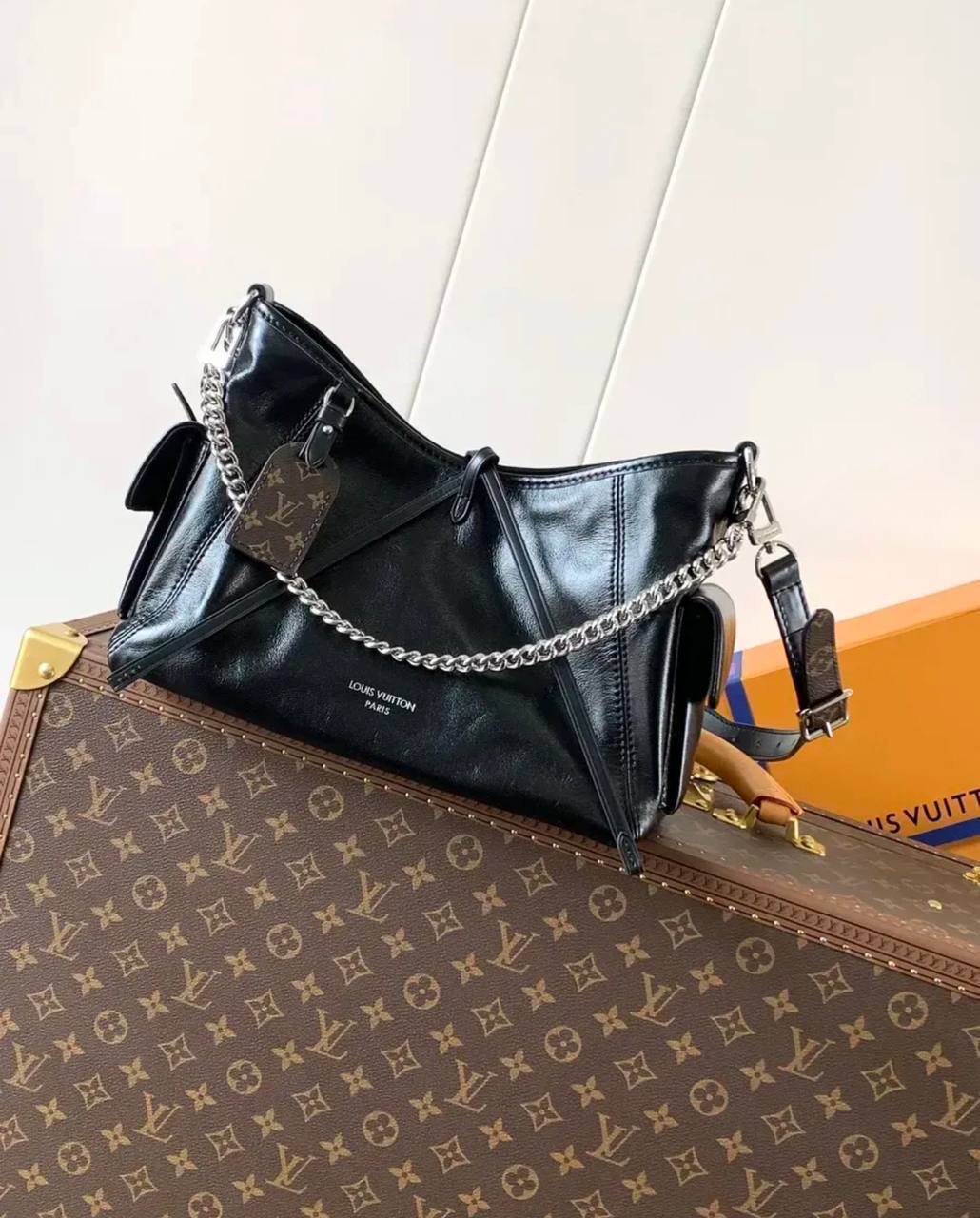 Сумка Louis Vuitton CarryAll Cargo Vibe MM