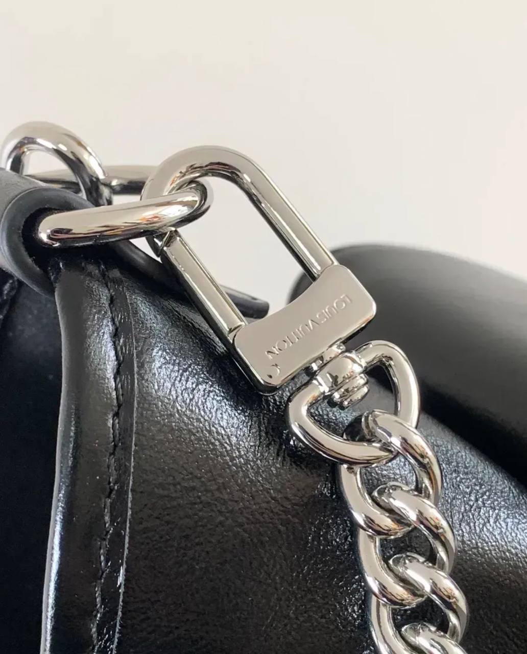 Сумка Louis Vuitton CarryAll Cargo Vibe MM 6