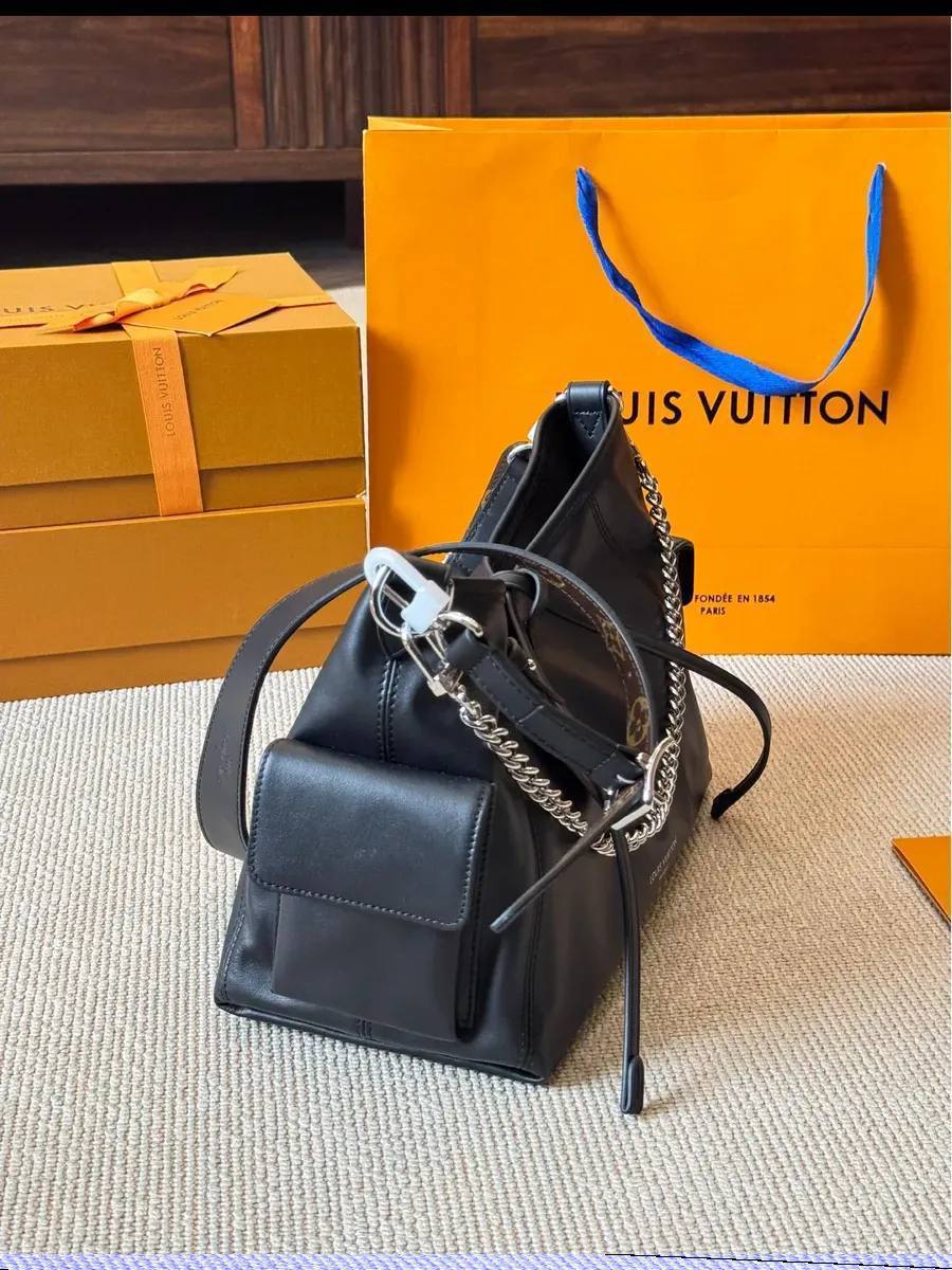 Сумка Louis Vuitton CarryAll Cargo Vibe MM 7