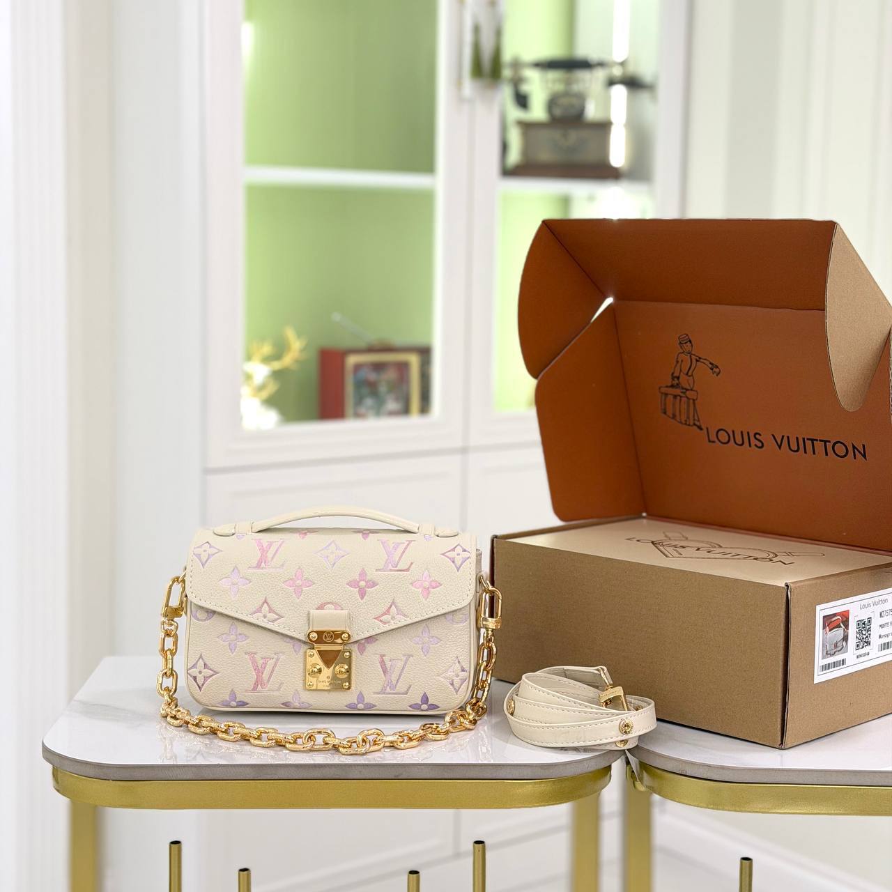 Клатч Louis Vuitton