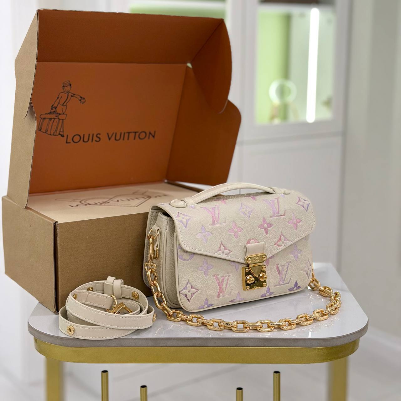 Клатч Louis Vuitton 3