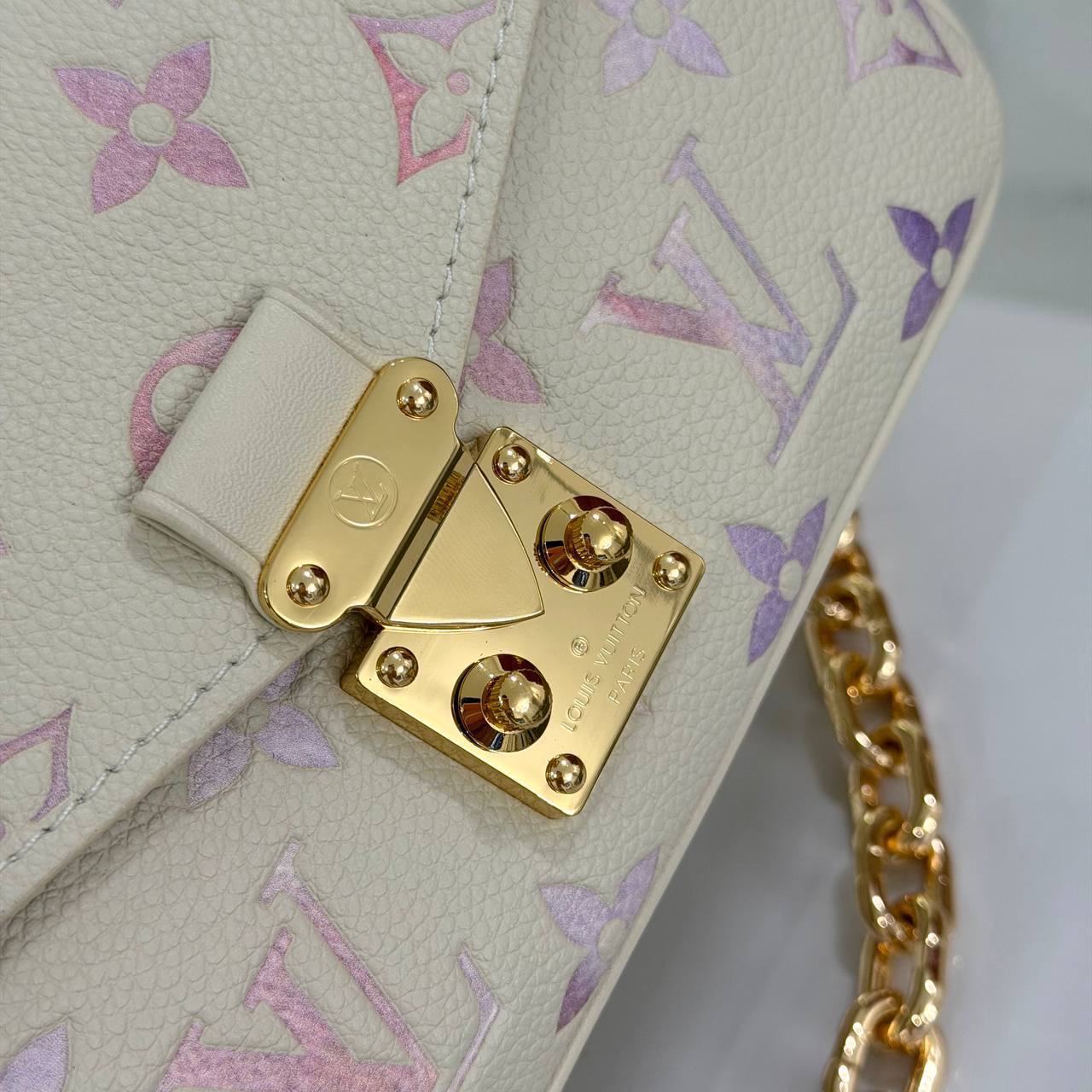 Клатч Louis Vuitton 5