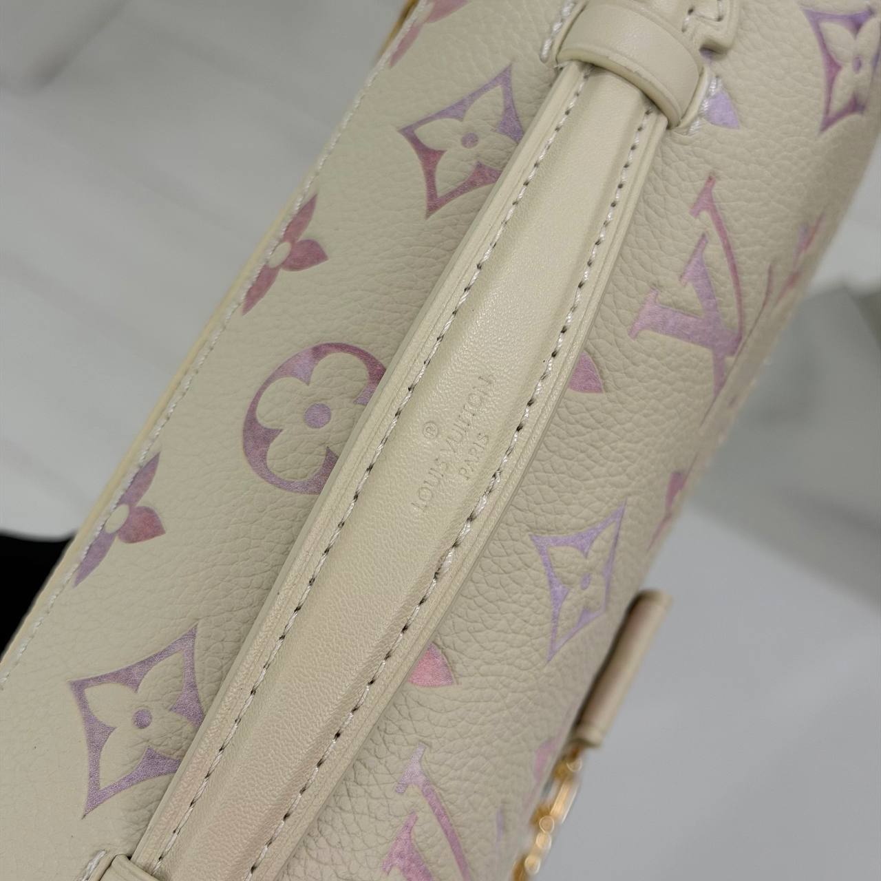Клатч Louis Vuitton 6