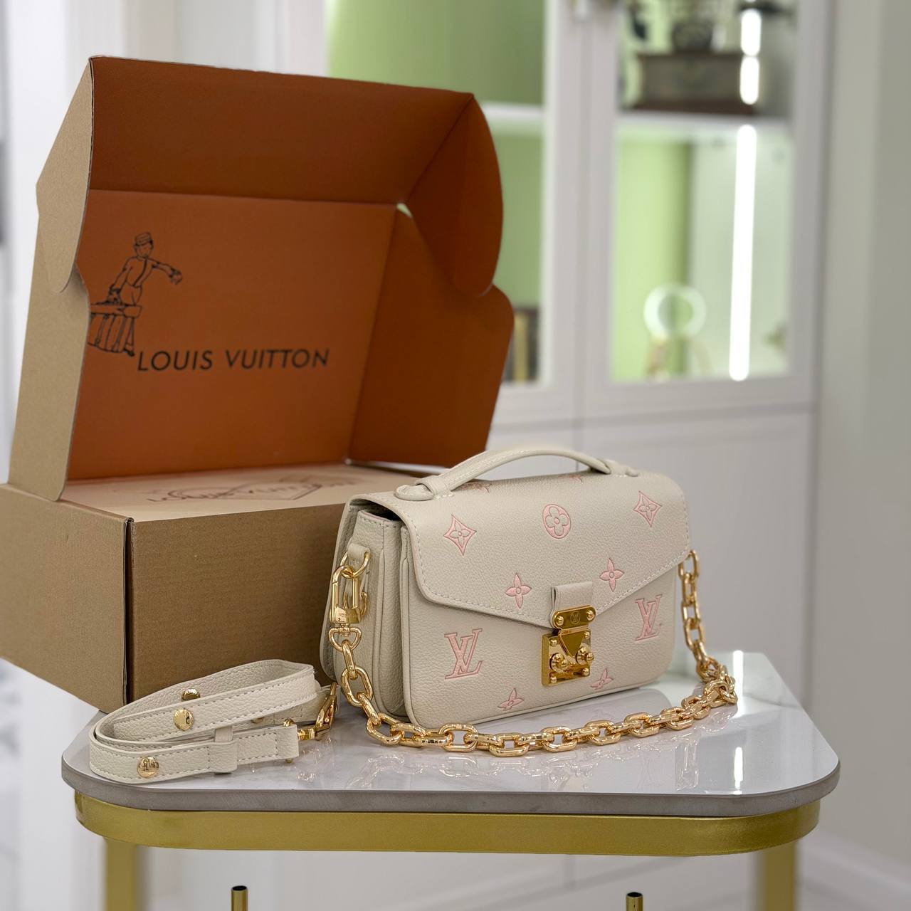 Клатч Louis Vuitton 3