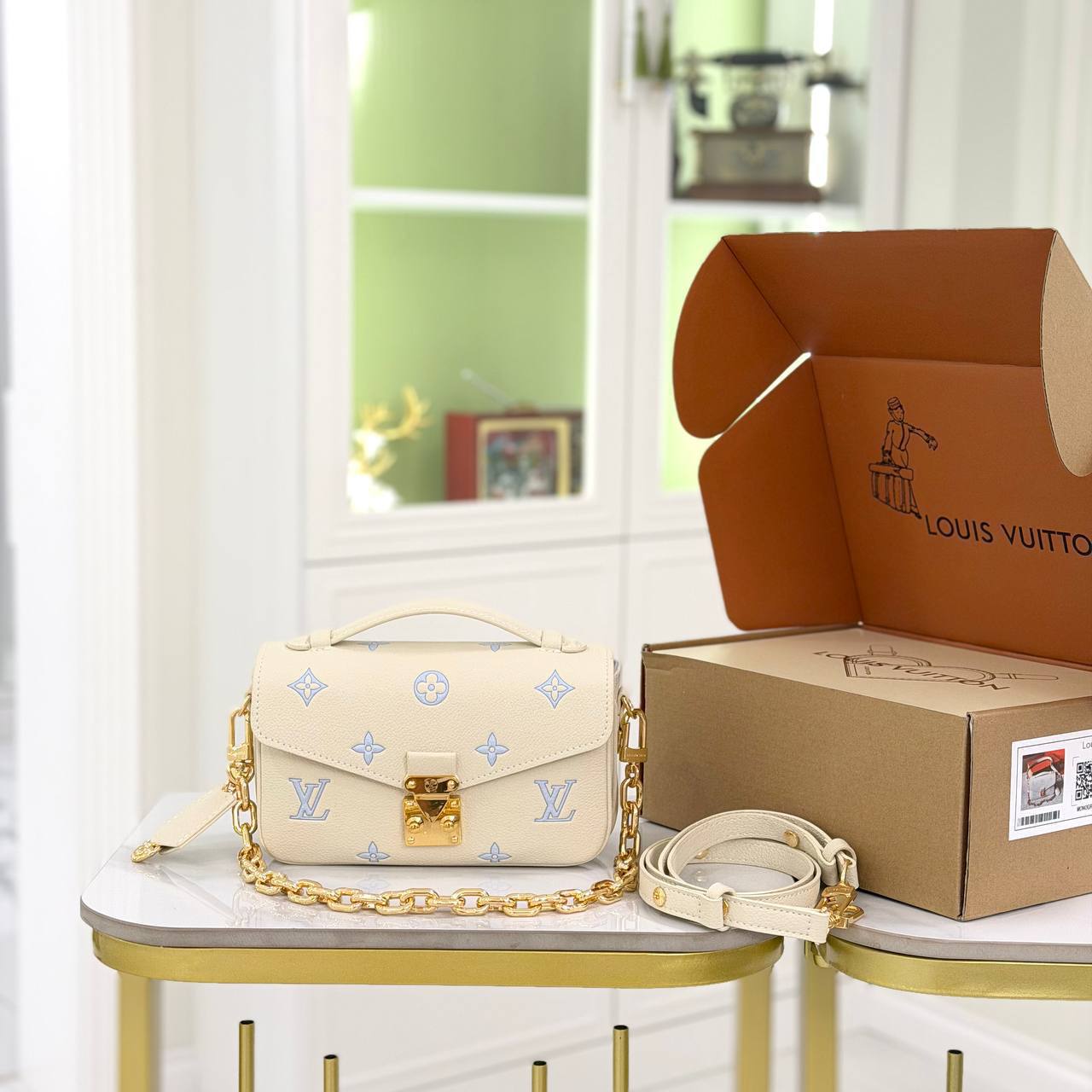 Клатч Louis Vuitton