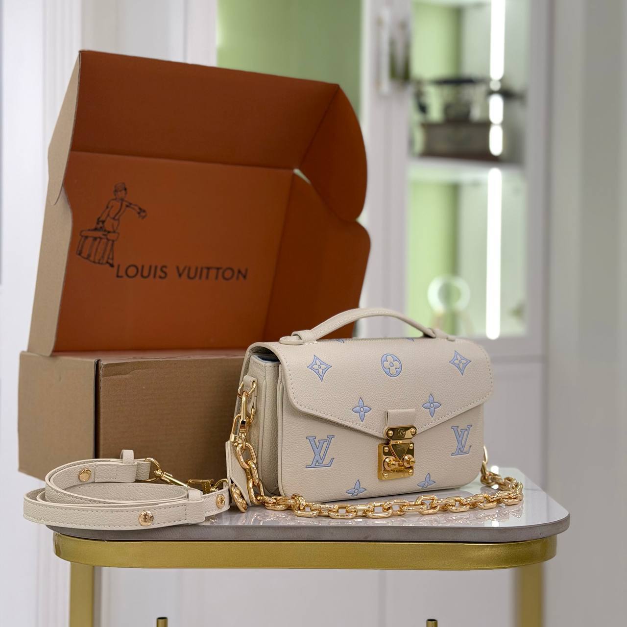 Клатч Louis Vuitton 3