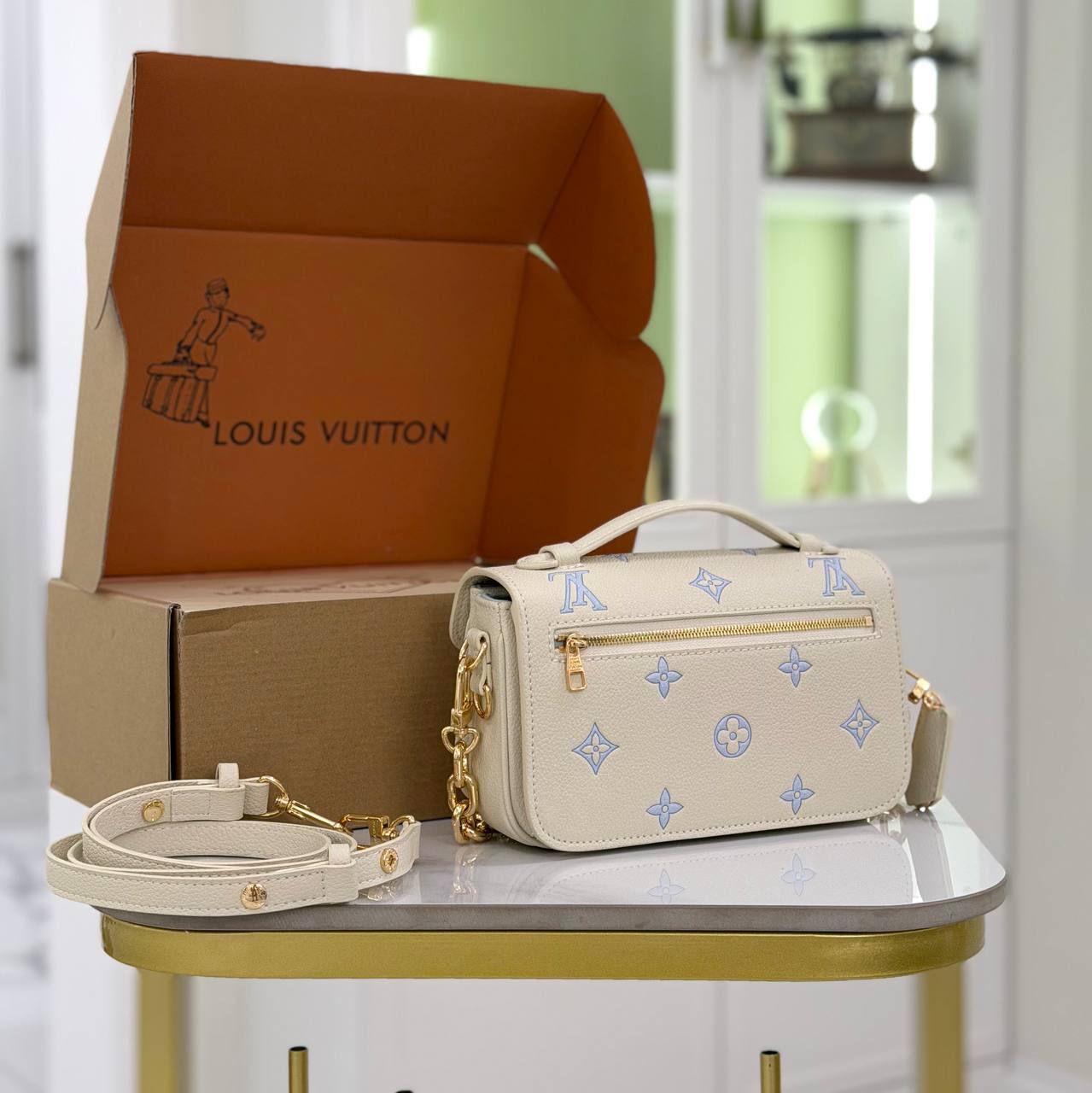 Клатч Louis Vuitton 4