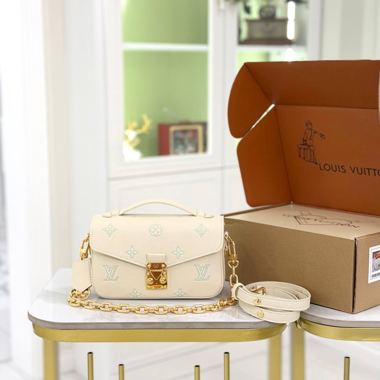 Клатч Louis Vuitton