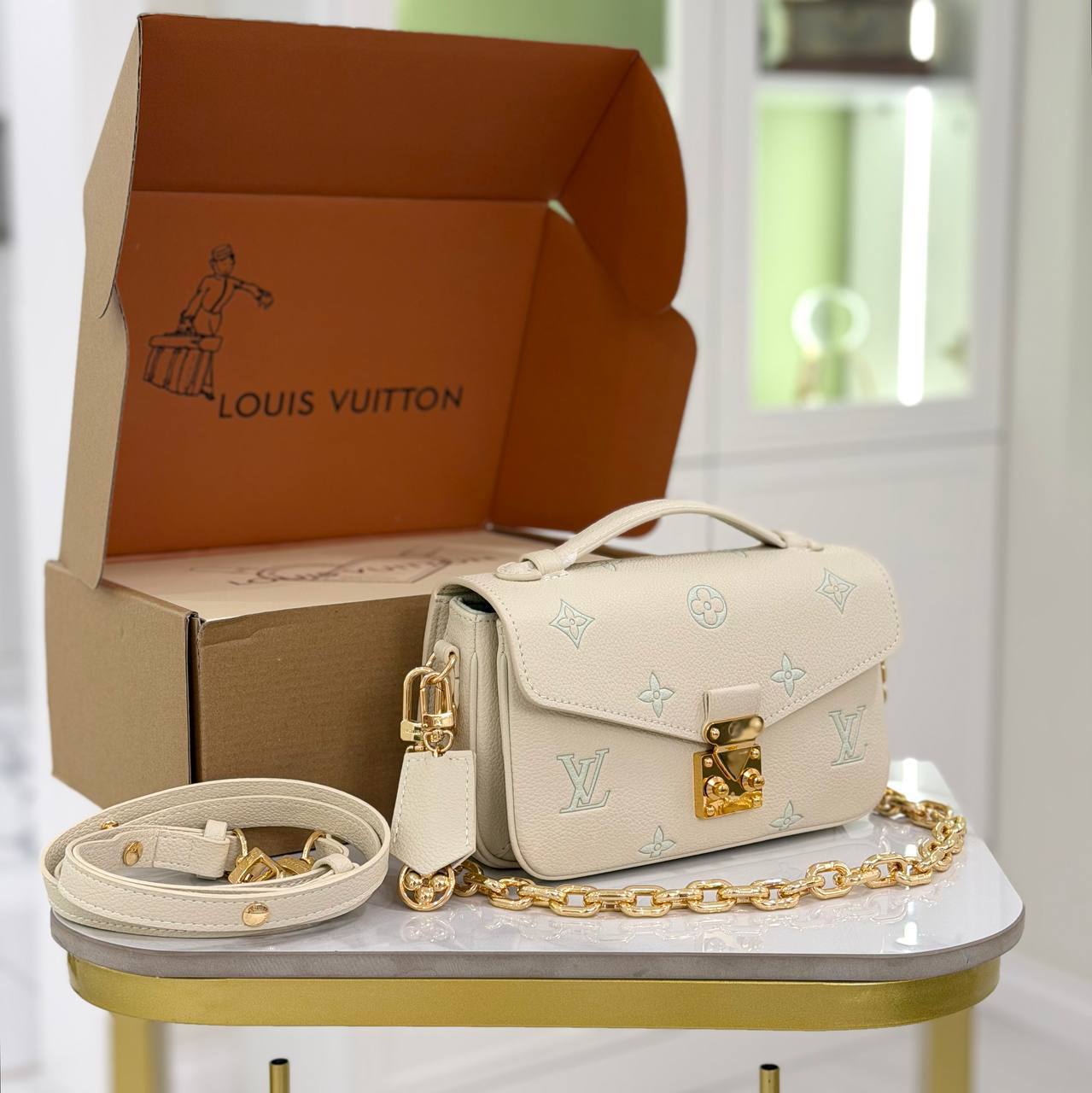 Клатч Louis Vuitton 3