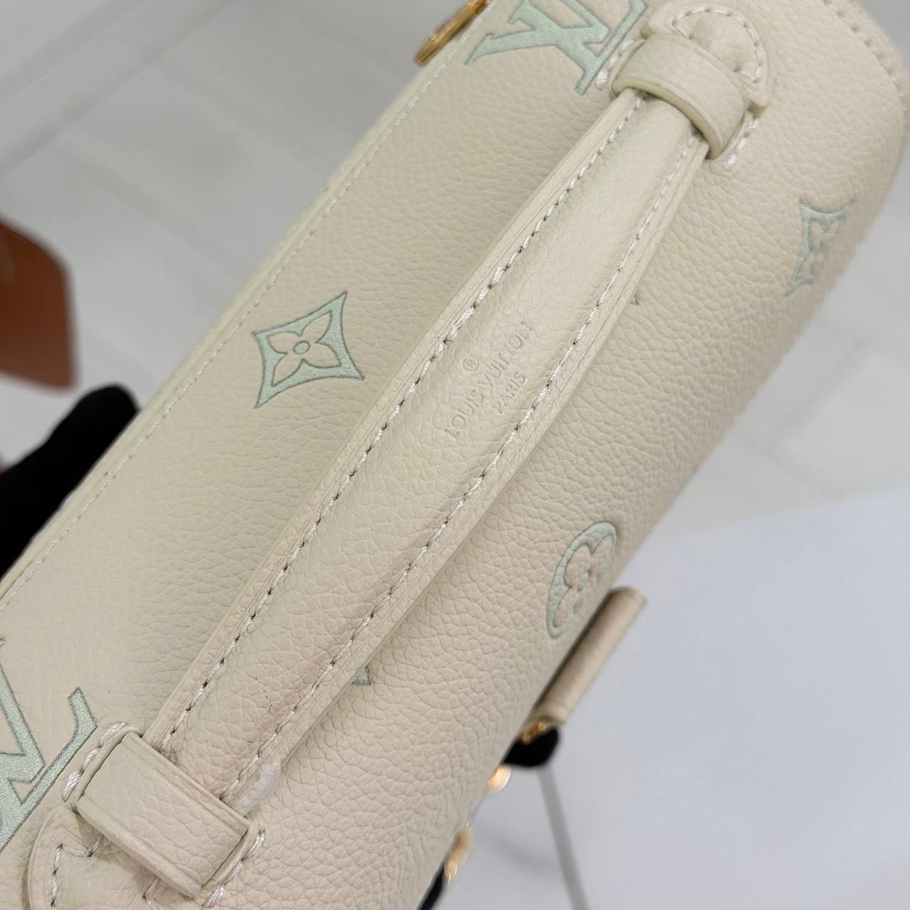 Клатч Louis Vuitton 6