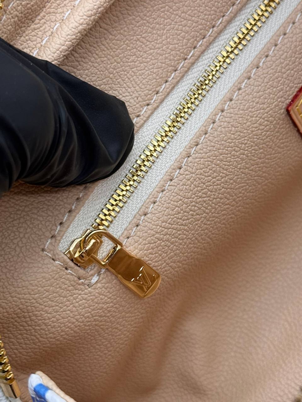 Косметичка Louis Vuitton 9