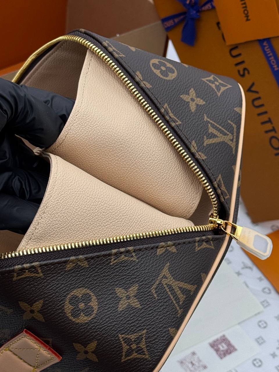 Косметичка Louis Vuitton 8