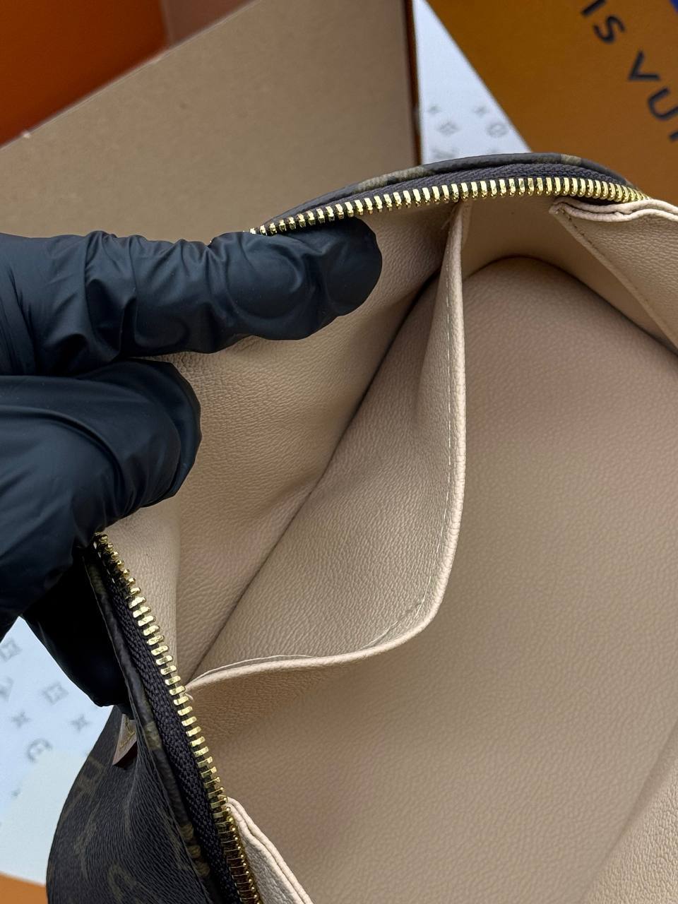 Косметичка Louis Vuitton 9