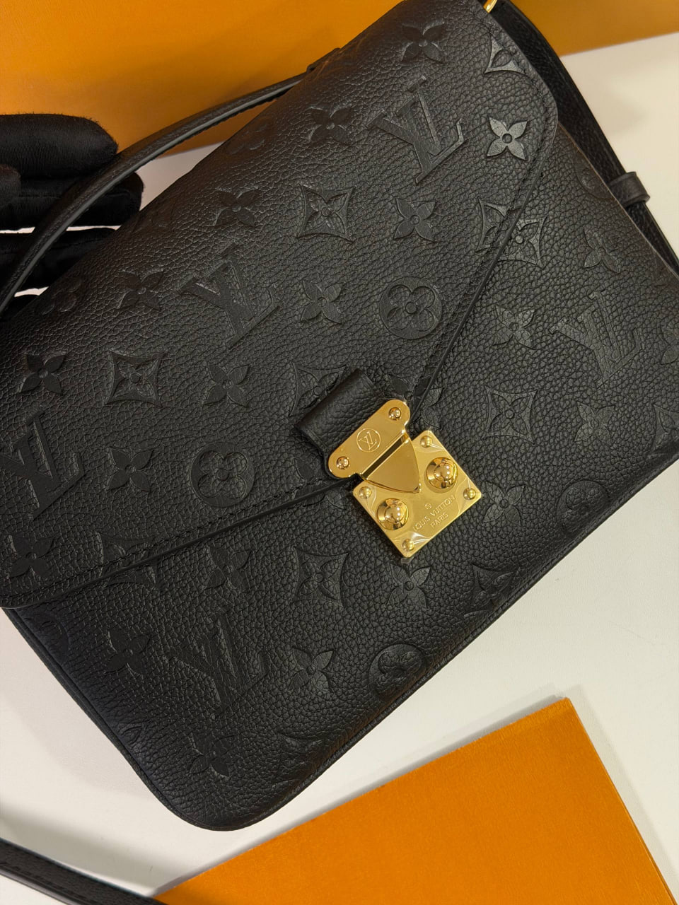 Сумка Louis Vuitton Metis 3