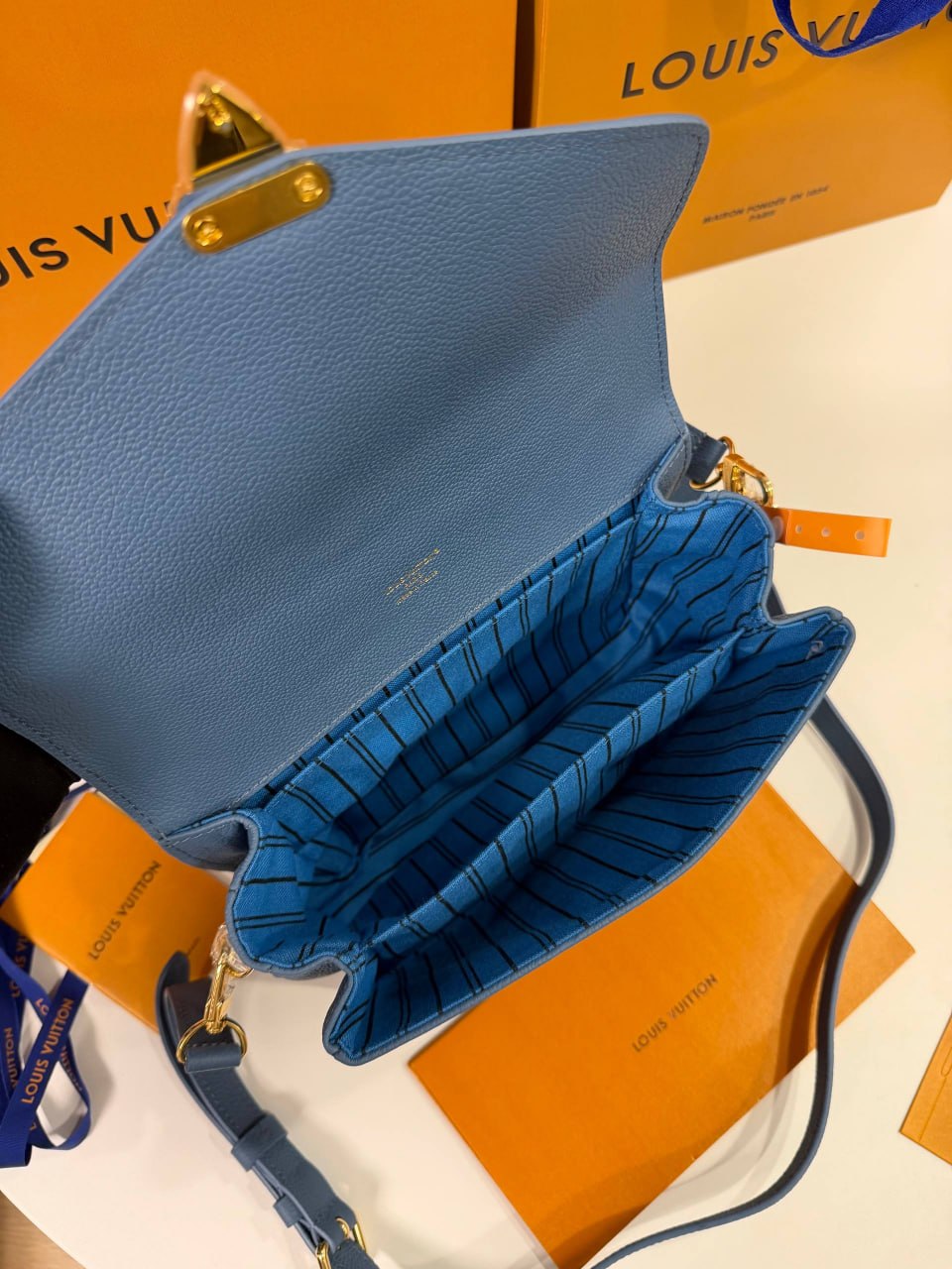 Сумка Louis Vuitton Metis 8