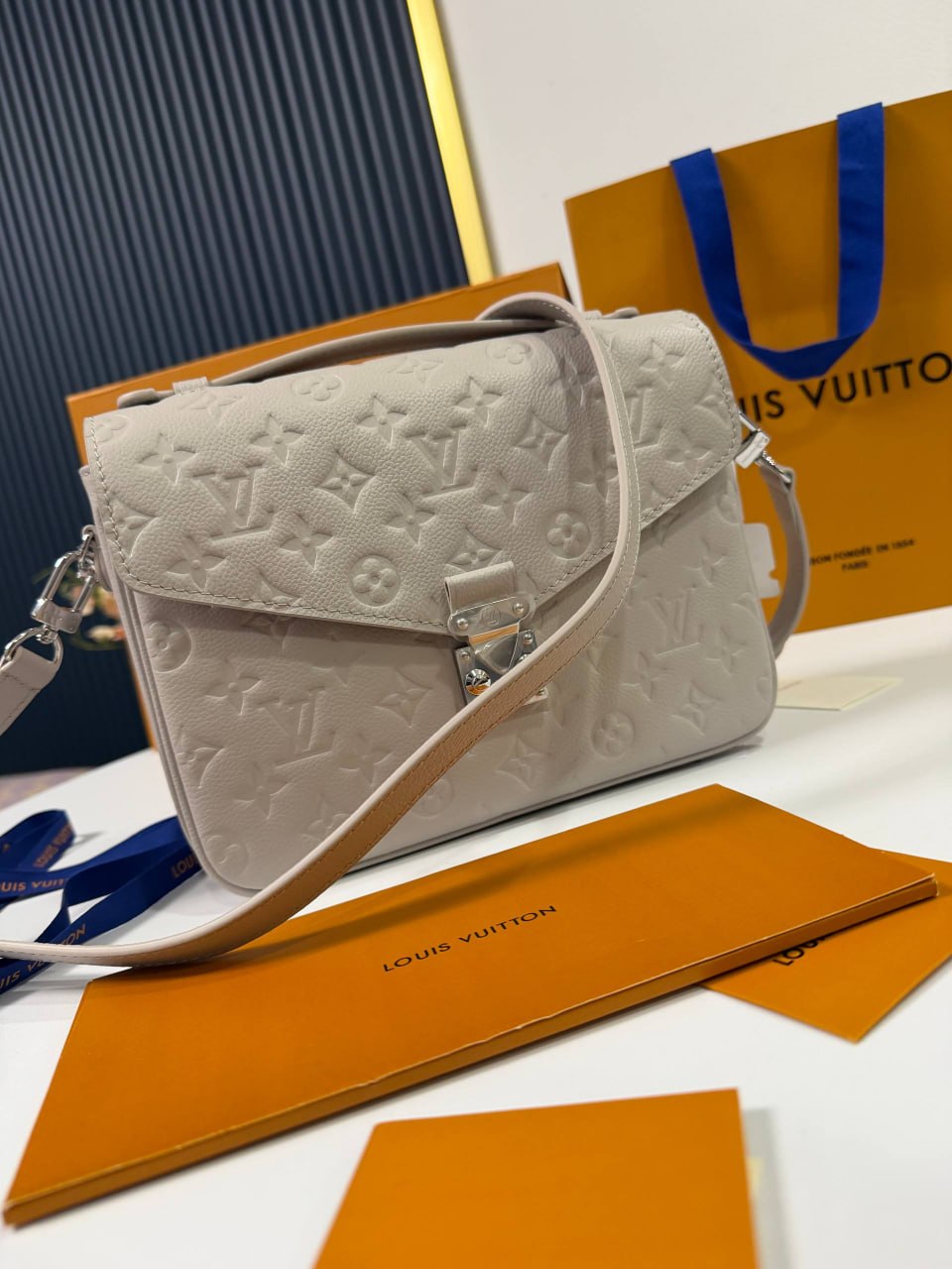 Сумка Louis Vuitton Metis 4