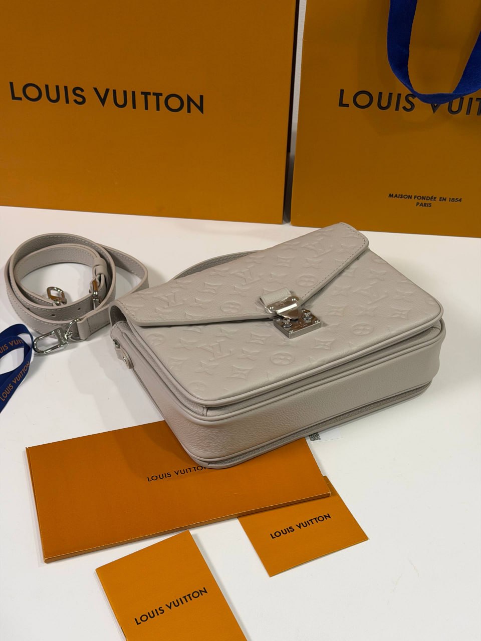 Сумка Louis Vuitton Metis 8