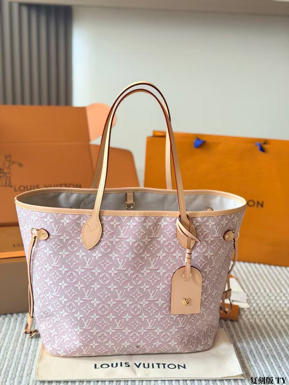 Сумка Louis Vuitton