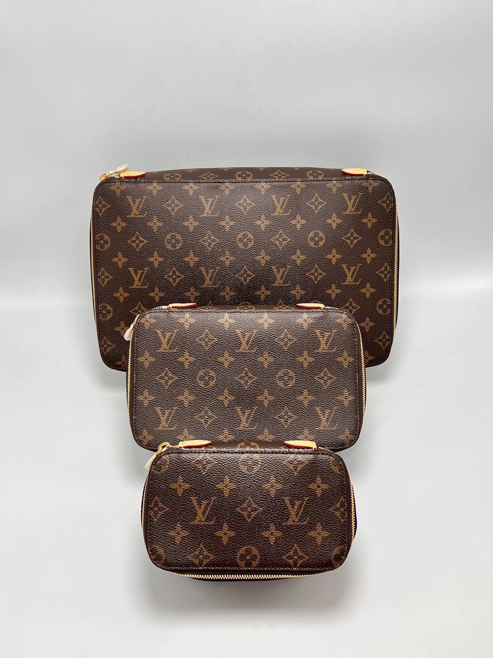 Косметичка Louis Vuitton 4
