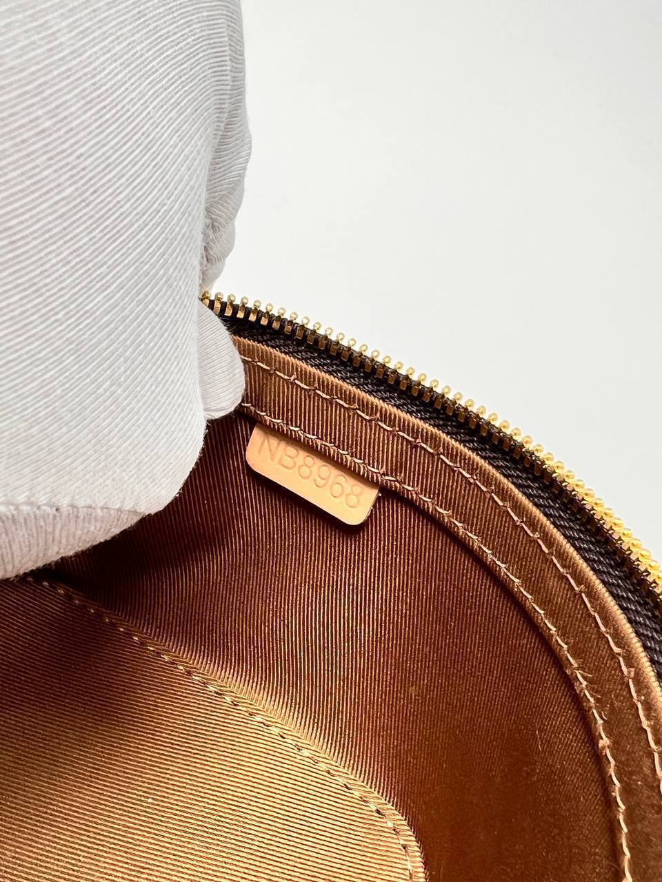 Косметичка Louis Vuitton 8
